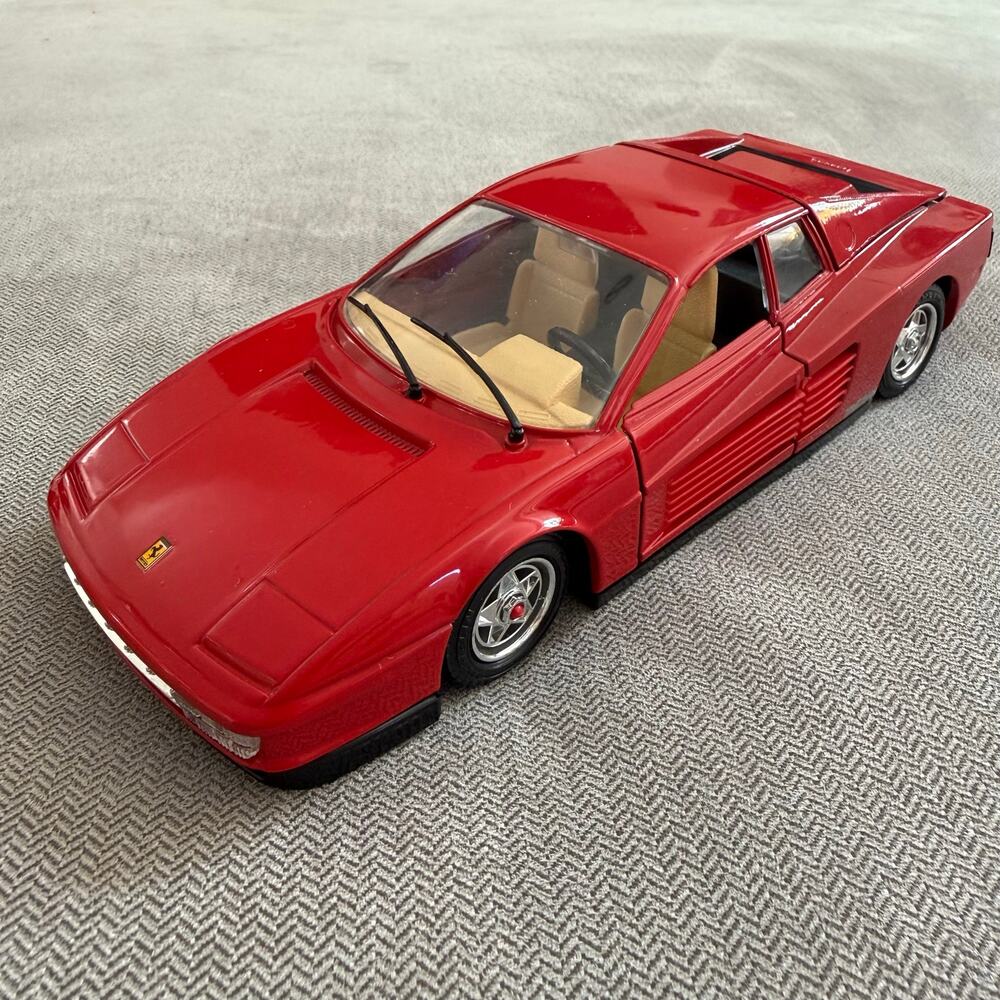 Vintage Bburago Ferrari Testarossa 1984 1:24 Diecast Red Made in Ital
